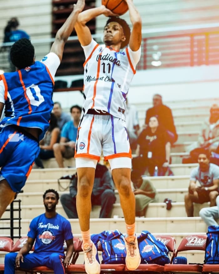 C.J. Gunn shoots a 3 at the 2022 Prep Ball Stars Midwest Challenge. (Photo courtesy of Tony Leach)